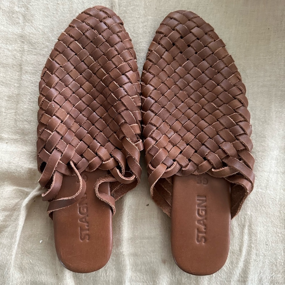 St. Agni Vintage Tan Buntos Size 39